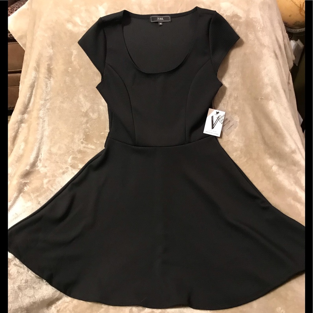 NWT Vibe Sportswear, Junior’s Size: M Black Dress